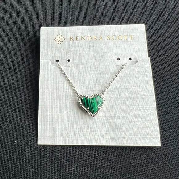 Kendra Scott Emerald Heart Necklace - Picture 2 of 2